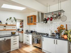 35 trent street, in the city: waitaki, city area: oamaru, price: 459000, latitude: 45.0897, longitude